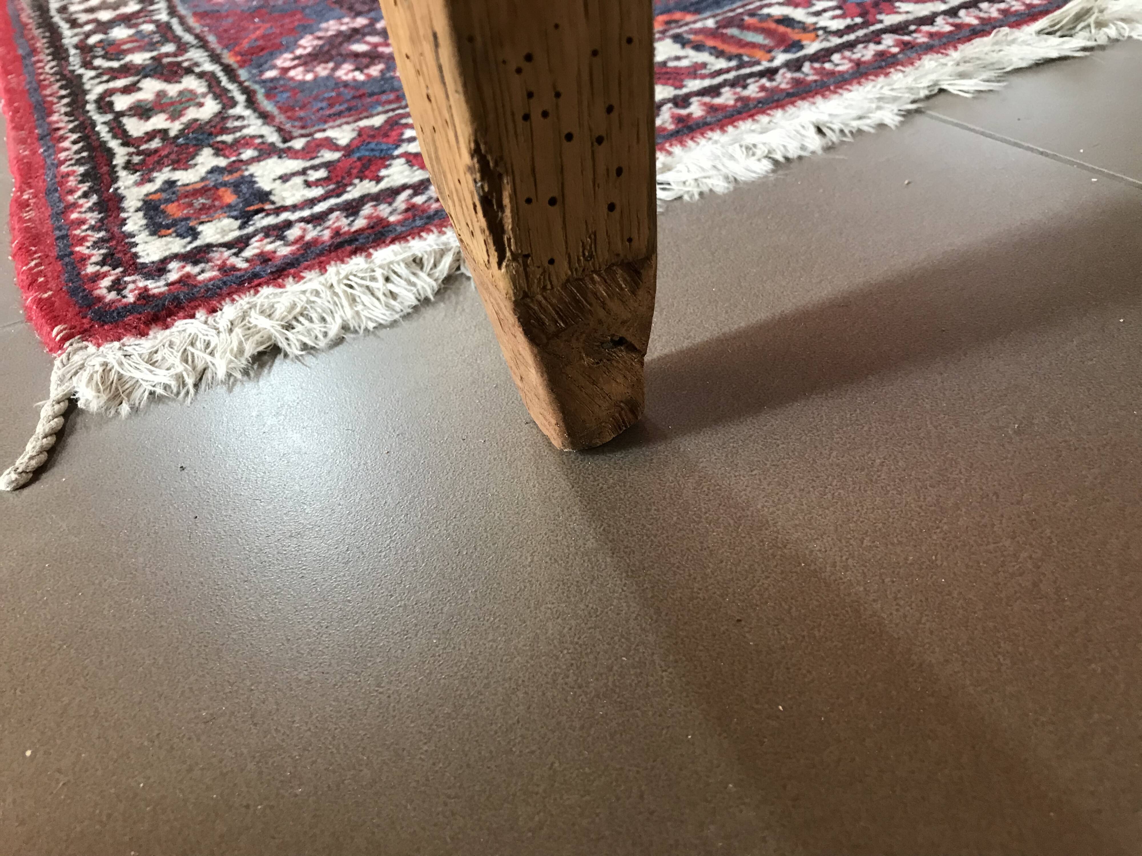 Farm table