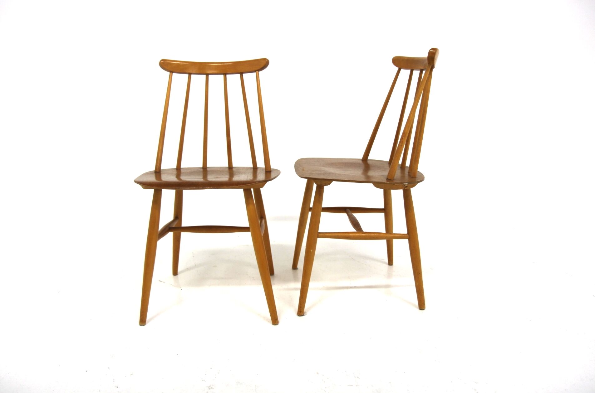 Set de 2 chaises "Fanett" en teck par Ilmari Tapiovaara, Suède, 1960