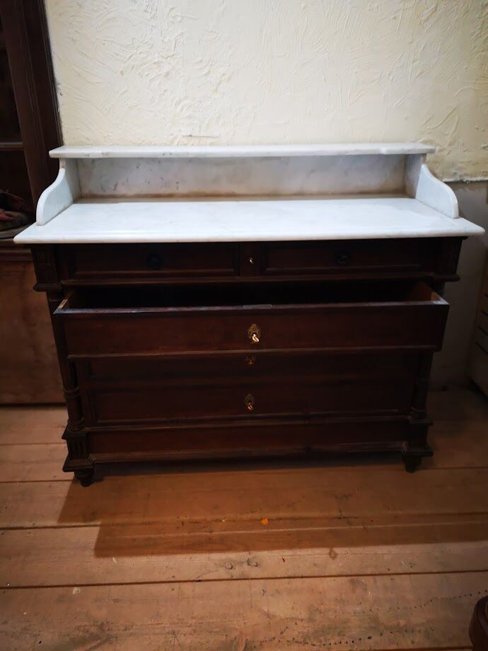 Dressing table with marble top 1910