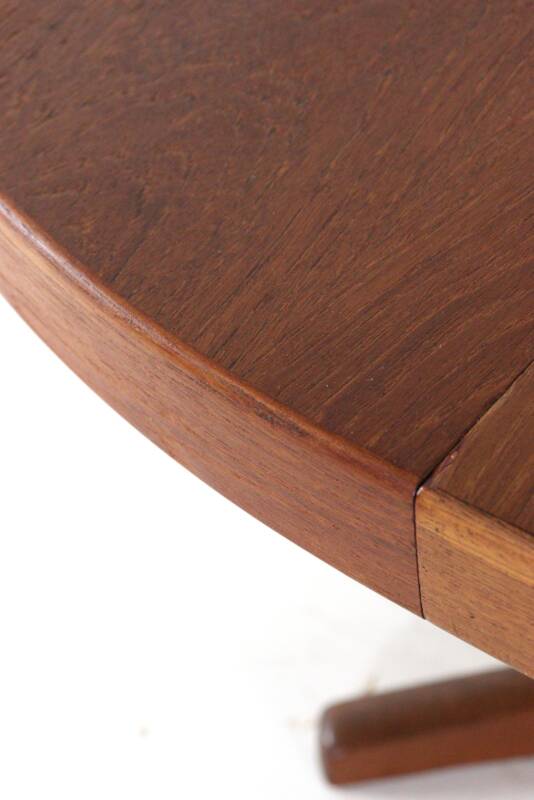 Danish round 1x extendable dining table 'Outrup' - teak