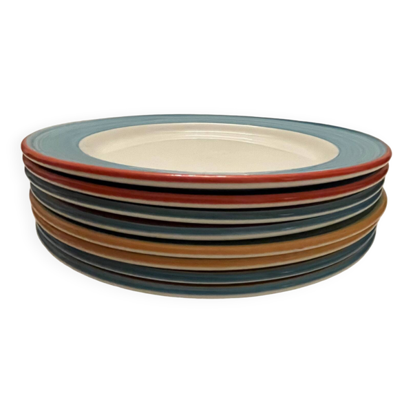 8 assiettes à dessert en faïence