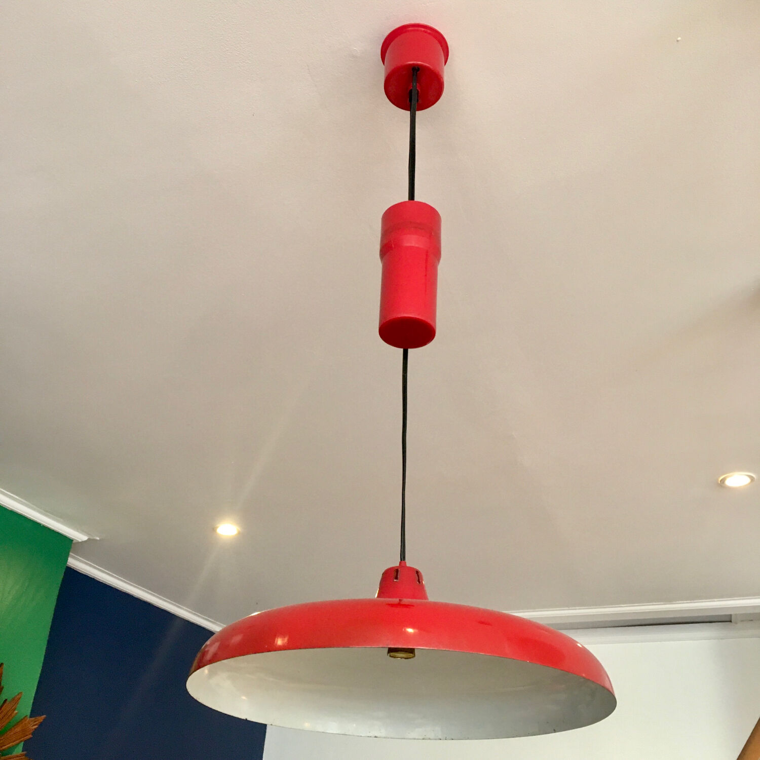 Vintage up and down suspension