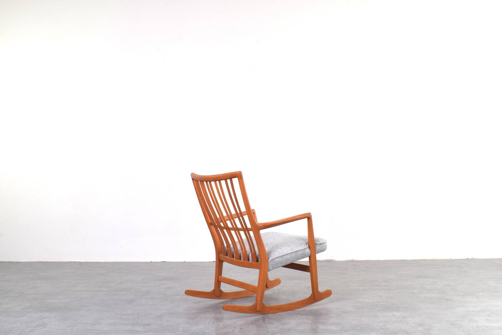 Rocking Chair ML33 by Hans J. Wegner for A/S Mikael Laursen, 1950s.