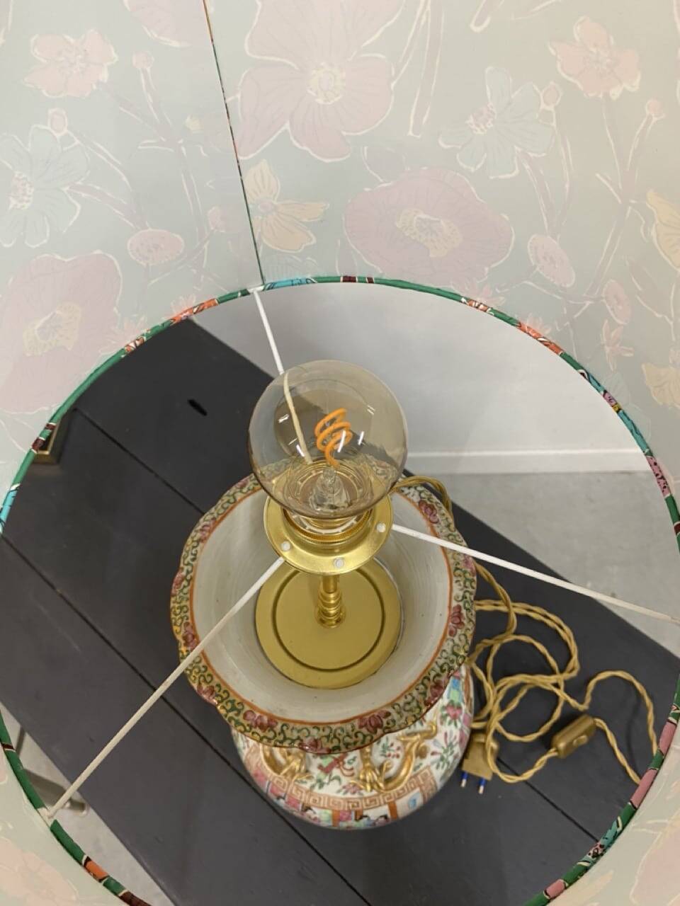 Canton vase lamp