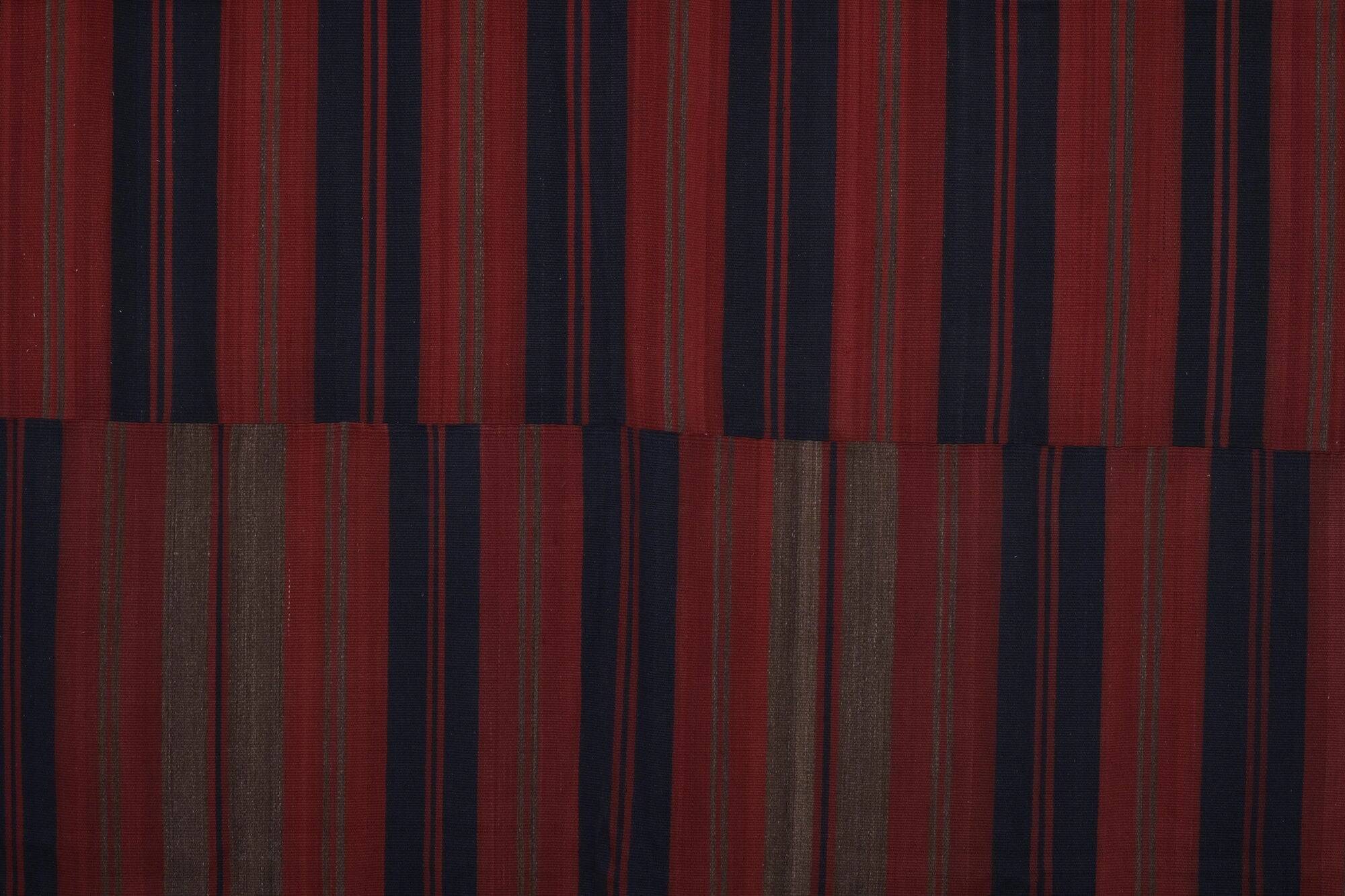 Vintage Turkish kilim, handwoven, 269x269 cm.
