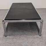 Table basse moderniste italienne en métal chromé et ardoise vers 1970