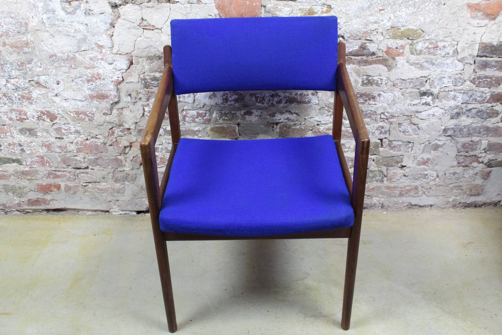 Set of #6 rudolf glatzel diningchairs (armrest). model emt0030