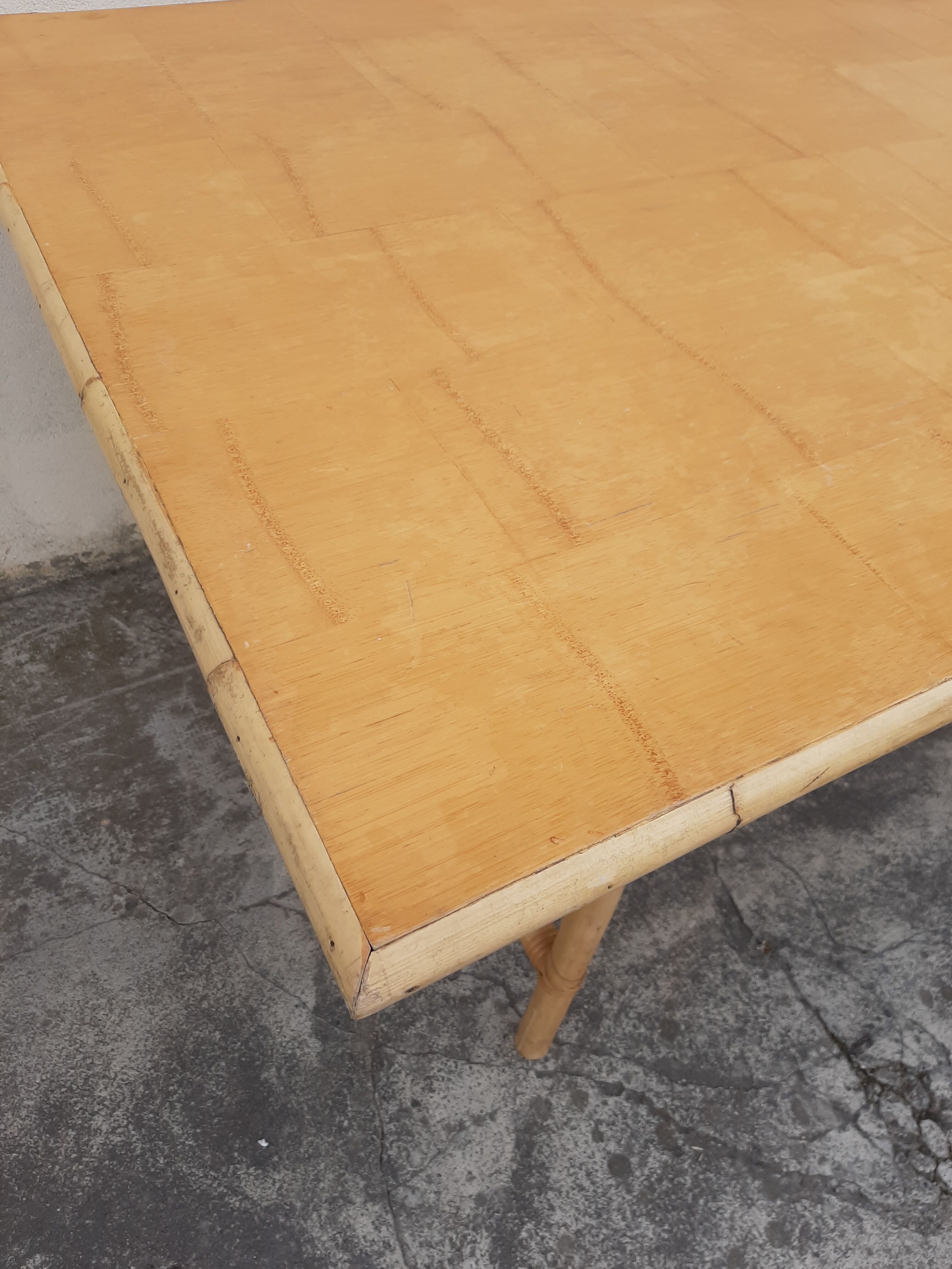 Table de salle à manger en rotin années 50