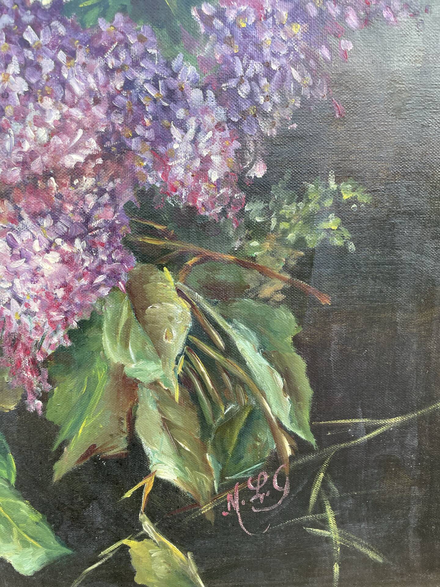 Exceptionally well-painted tableau of a bouquet of glycy.