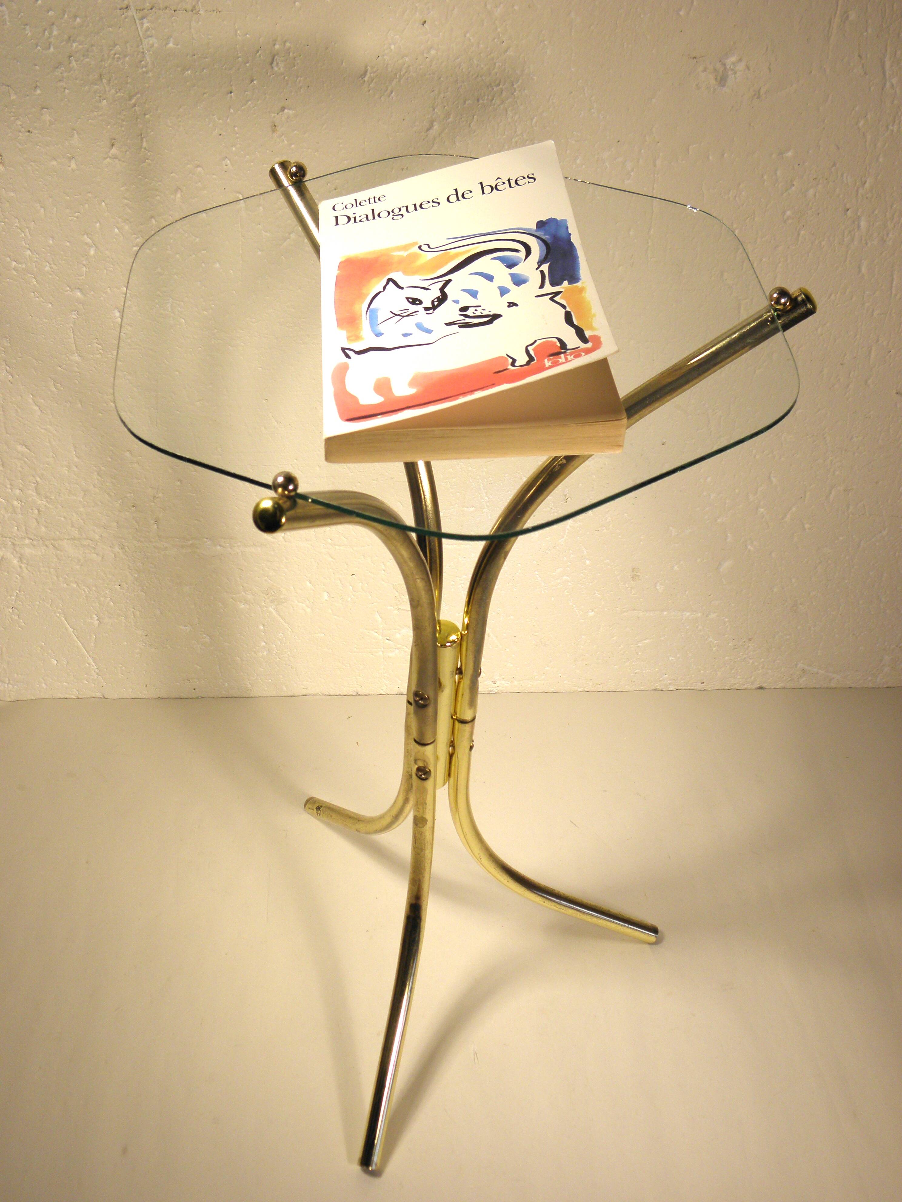 Tripod stand in gold metal and glass