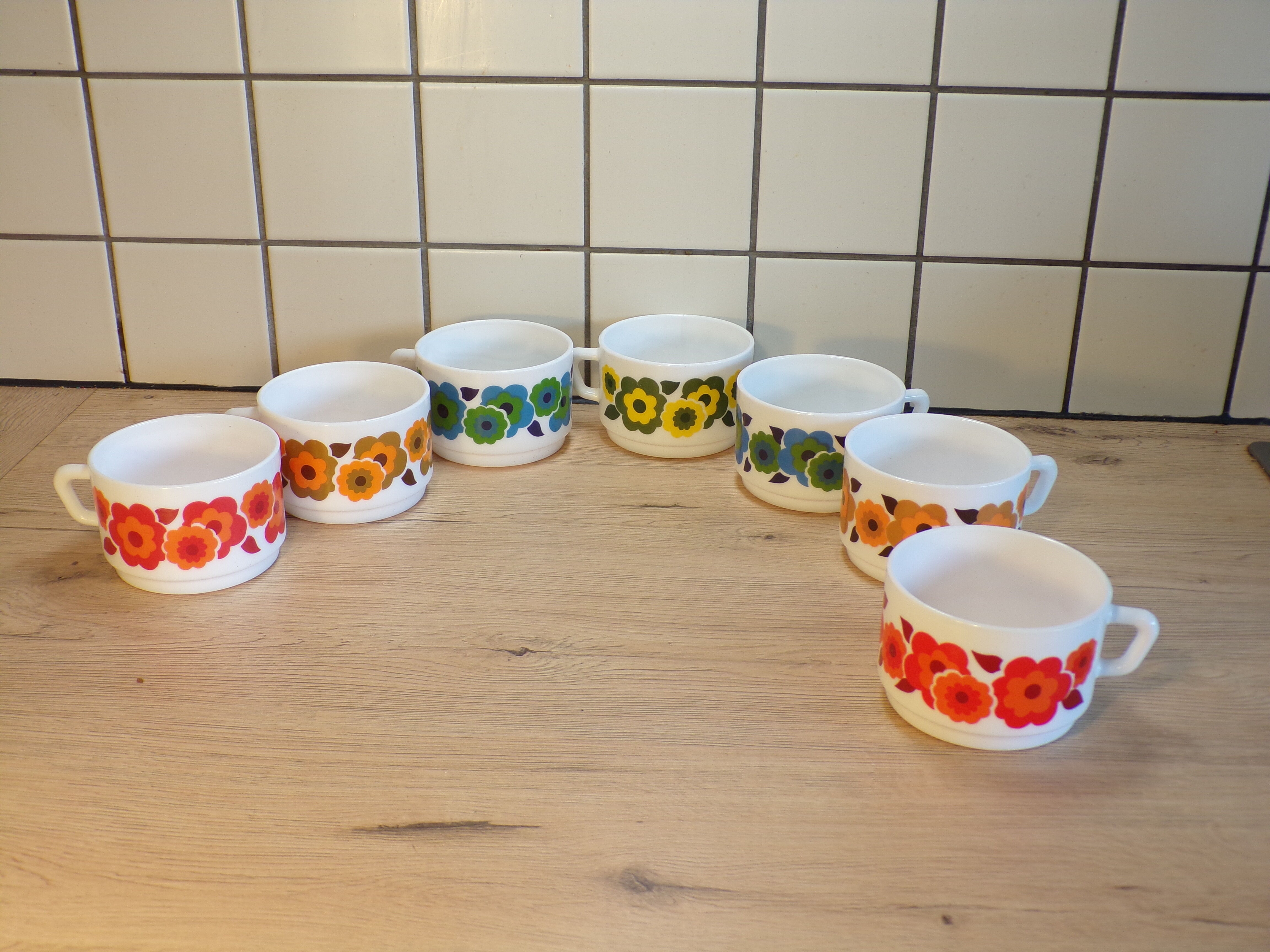 7 Arcopal lotus cups