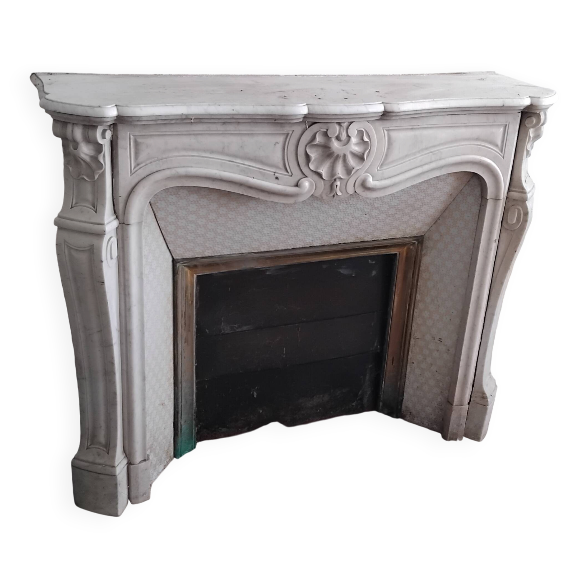 Louis XV style fireplace in veined white Carrara marble and XI ceramics.