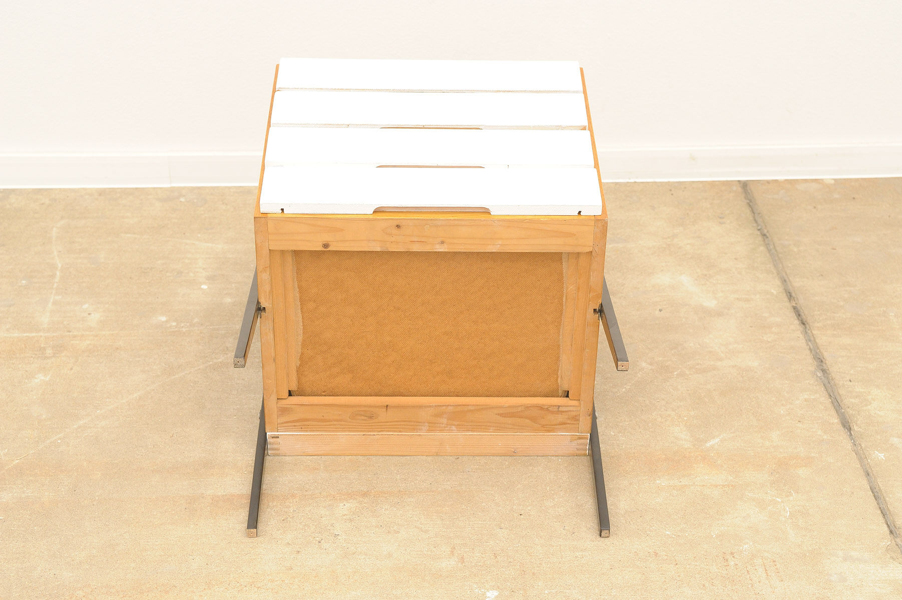 Commode du milieu du siècle entièrement restaurée par Tatra nabytok, années 1960