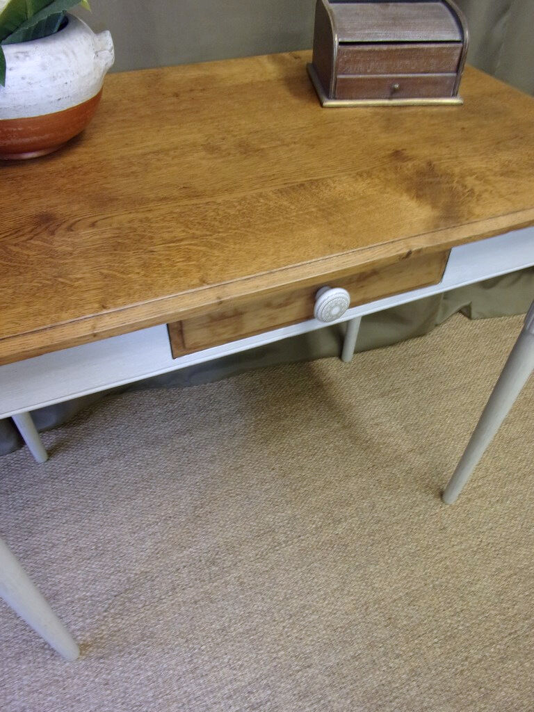 Old desk table in oak tapered white patinated feet