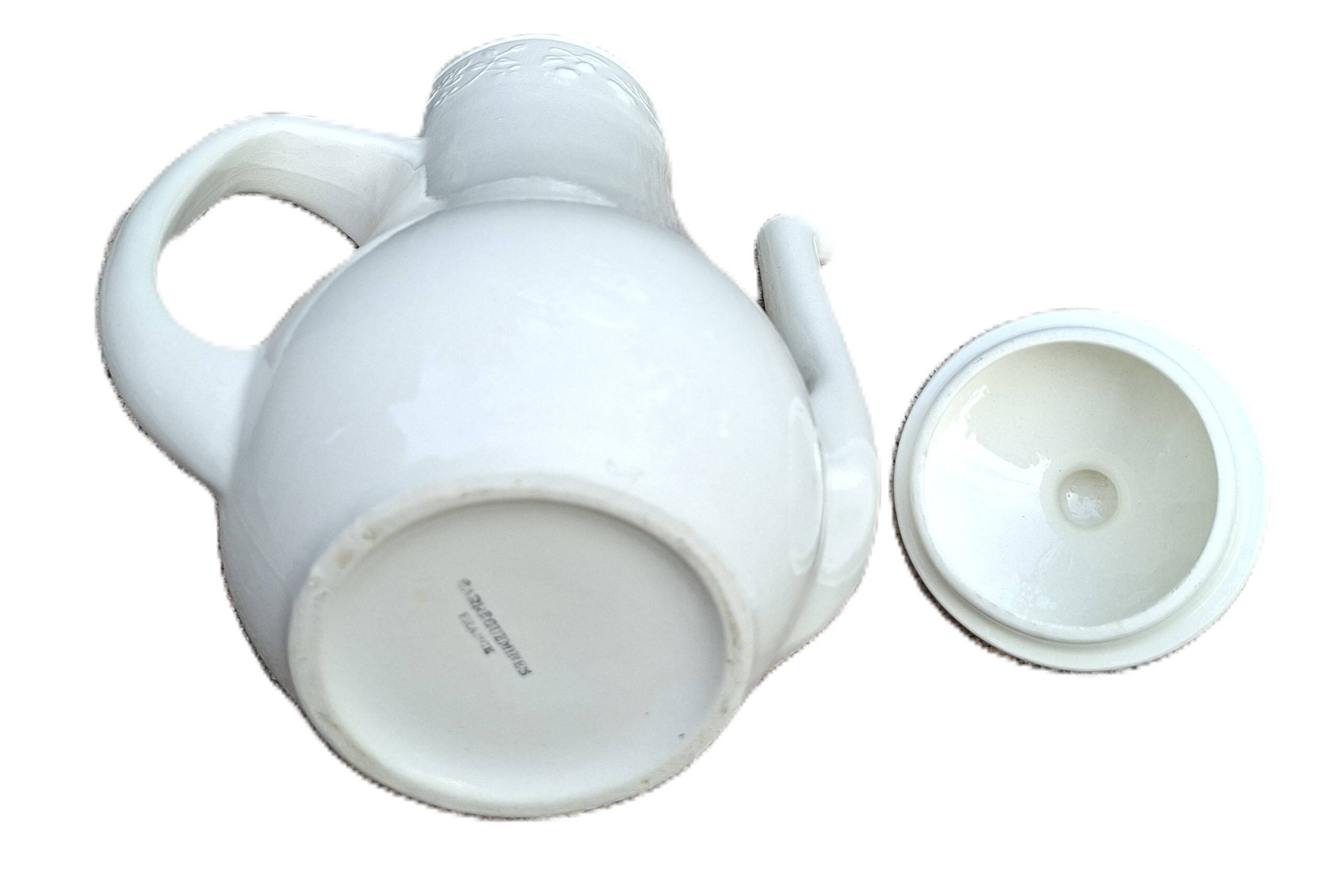 White ceramic coffee pot from Sarreguemines.