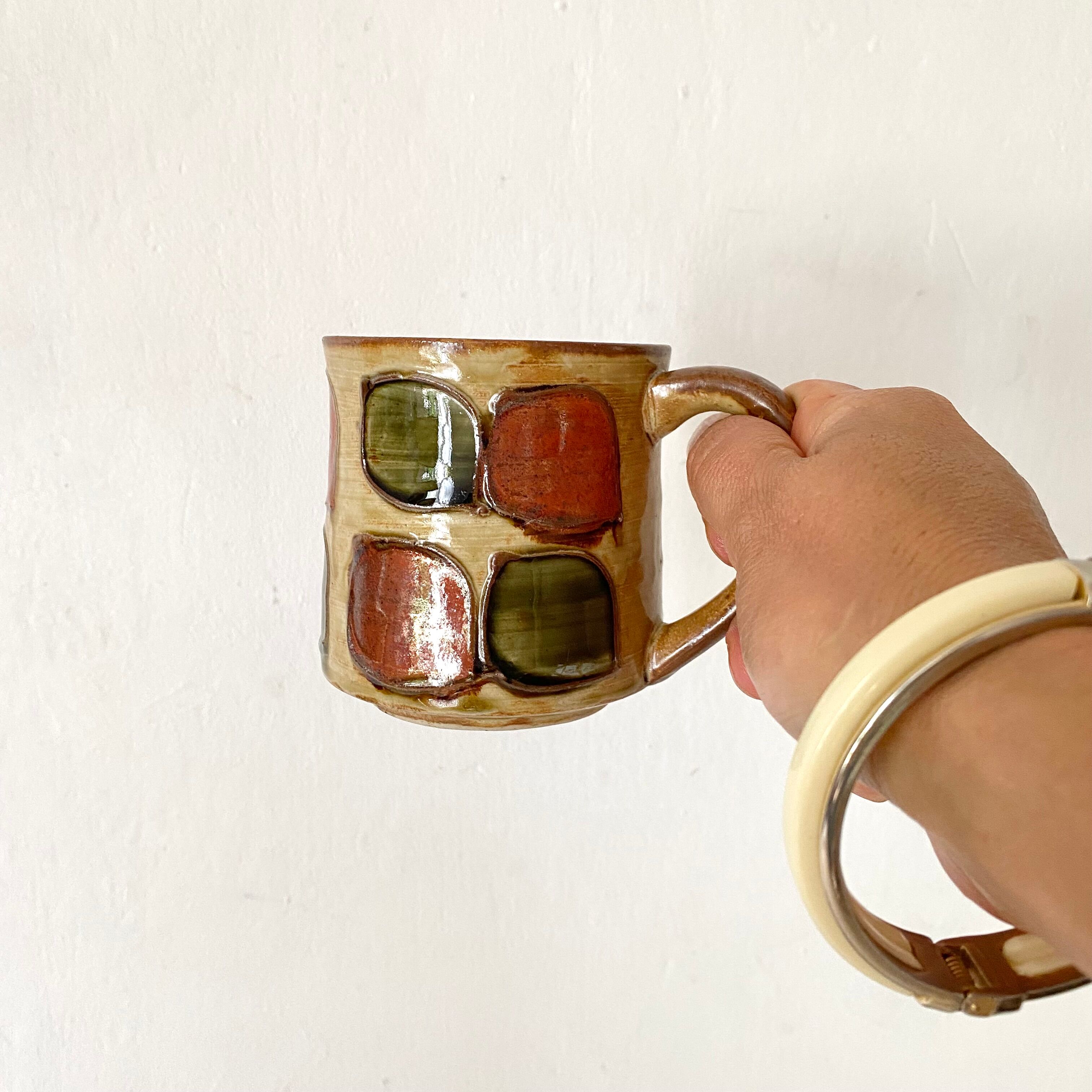 Tasses , mug vintage en céramique