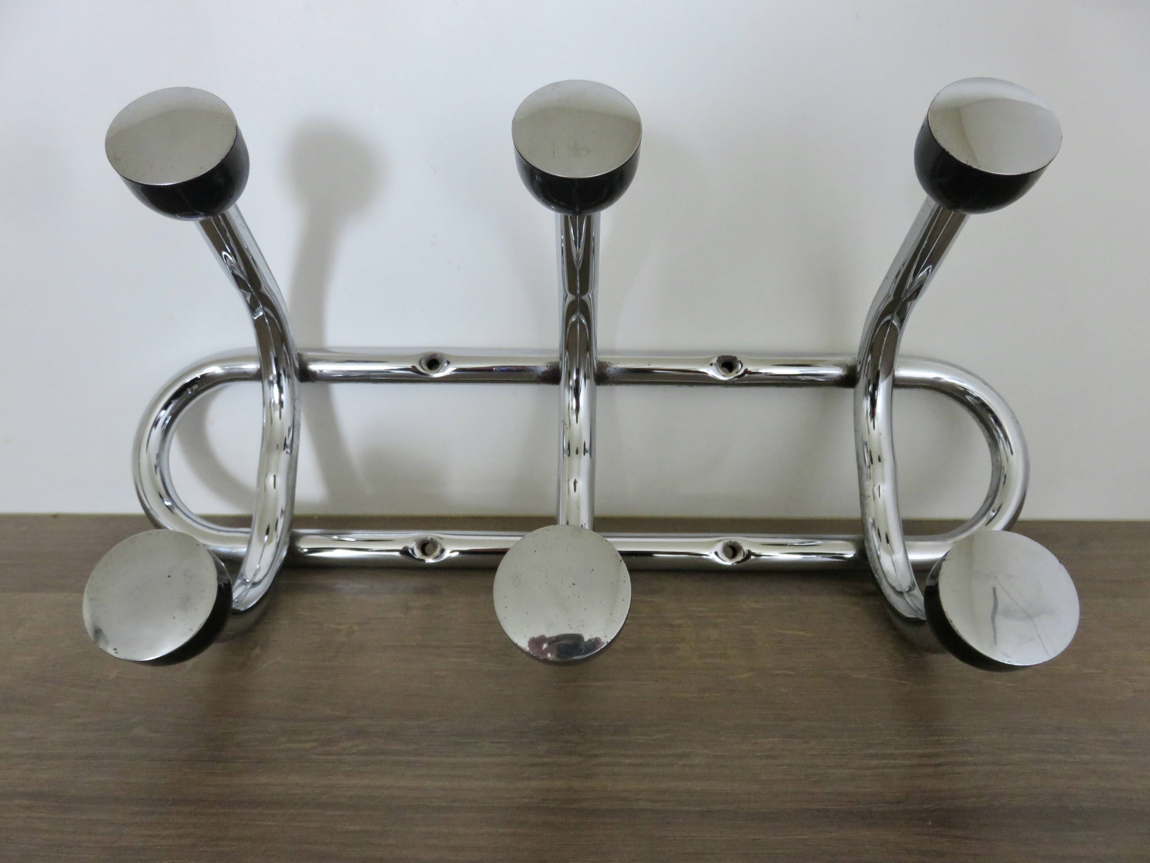 Streamlined coat rack, rockabilly, in chrome metal and bakelite 1970