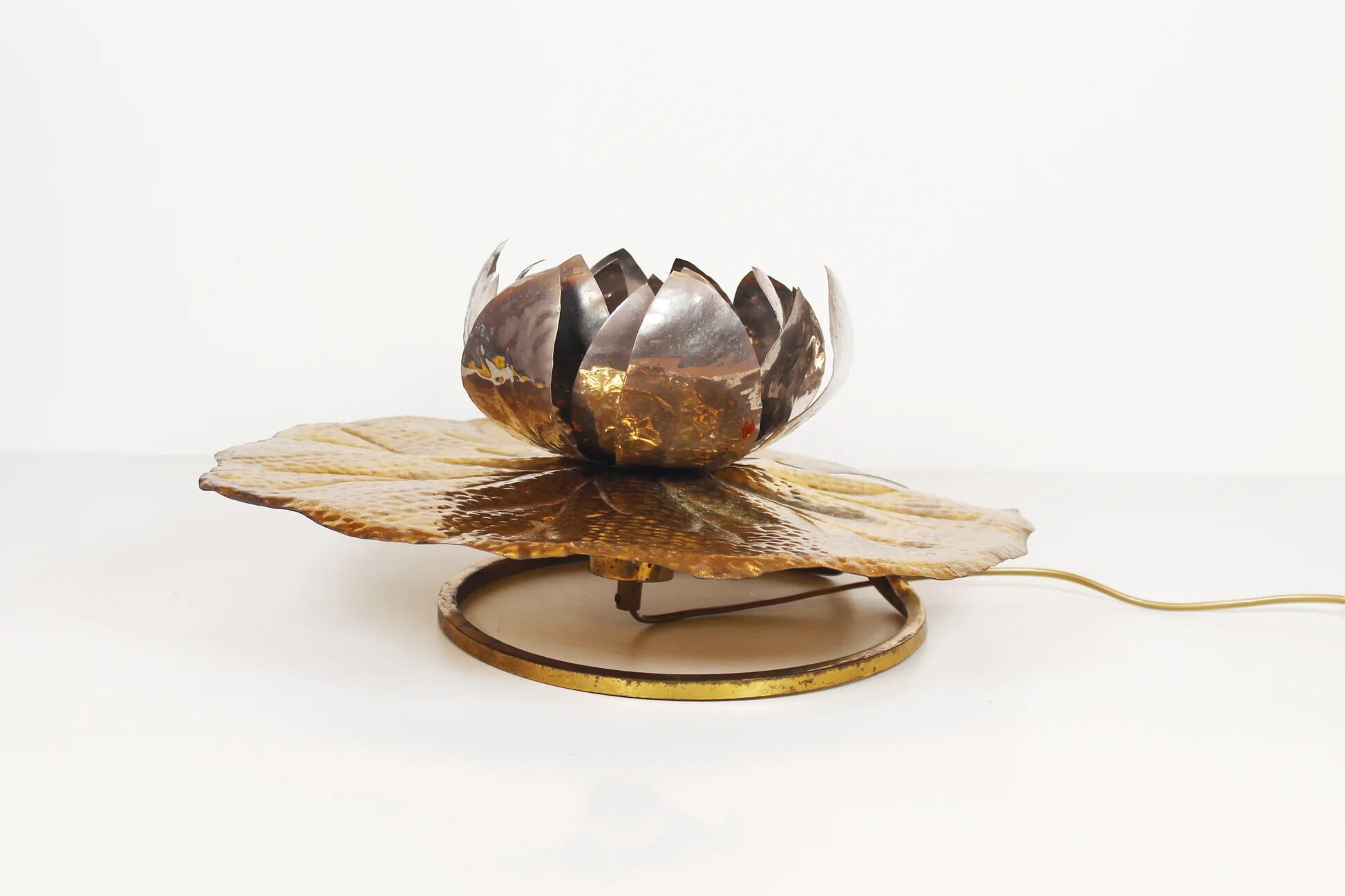 Rare "Waterlily" table lamp by Tommaso Barbi for Bottega Gadda, Italy, 1960s