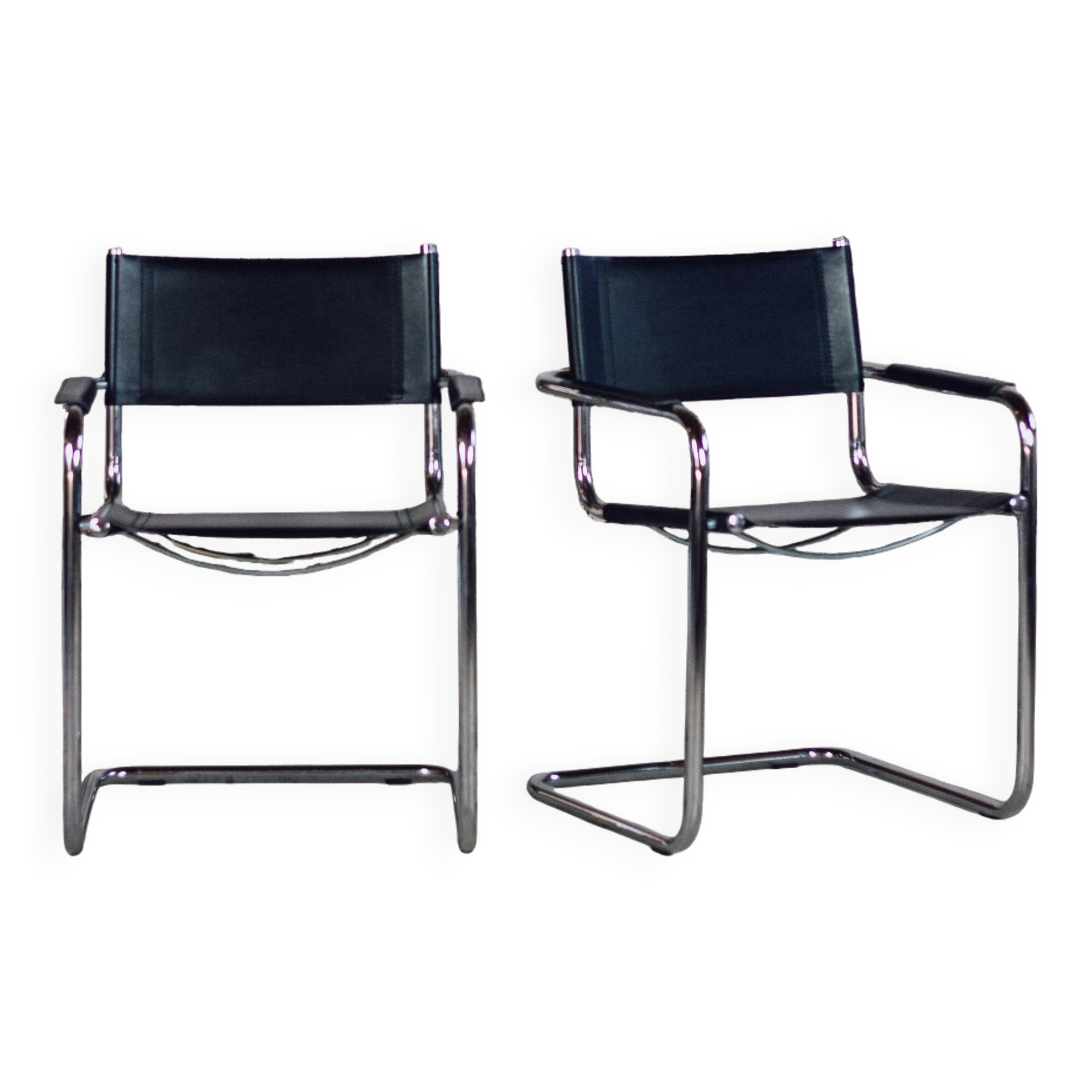 Pair of Bauhaus cantilever armchairs in chromed metal and leather, 1970