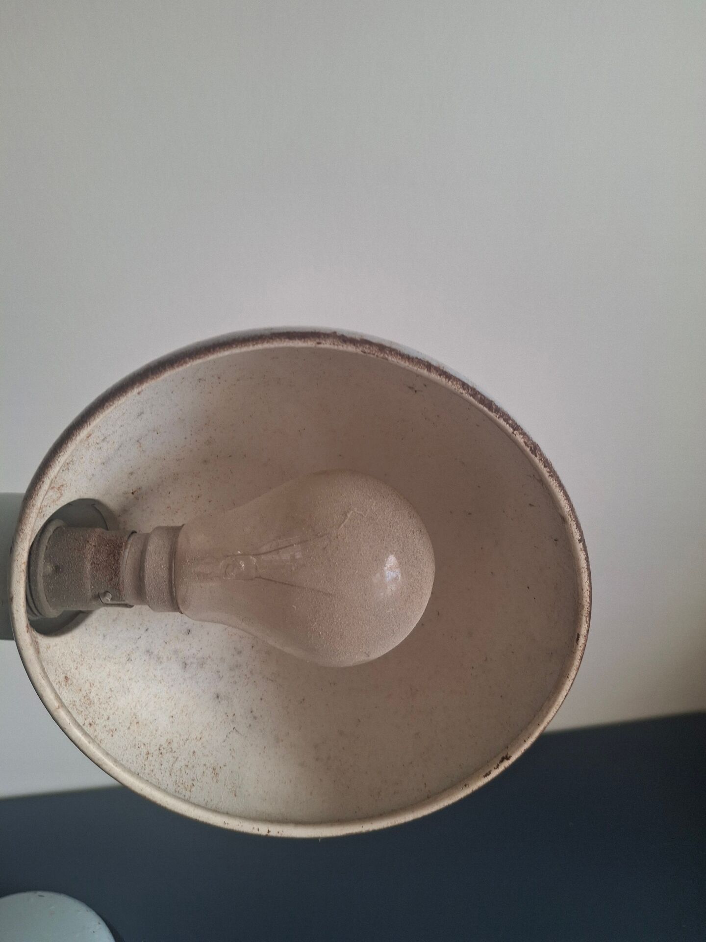 Desk lamp