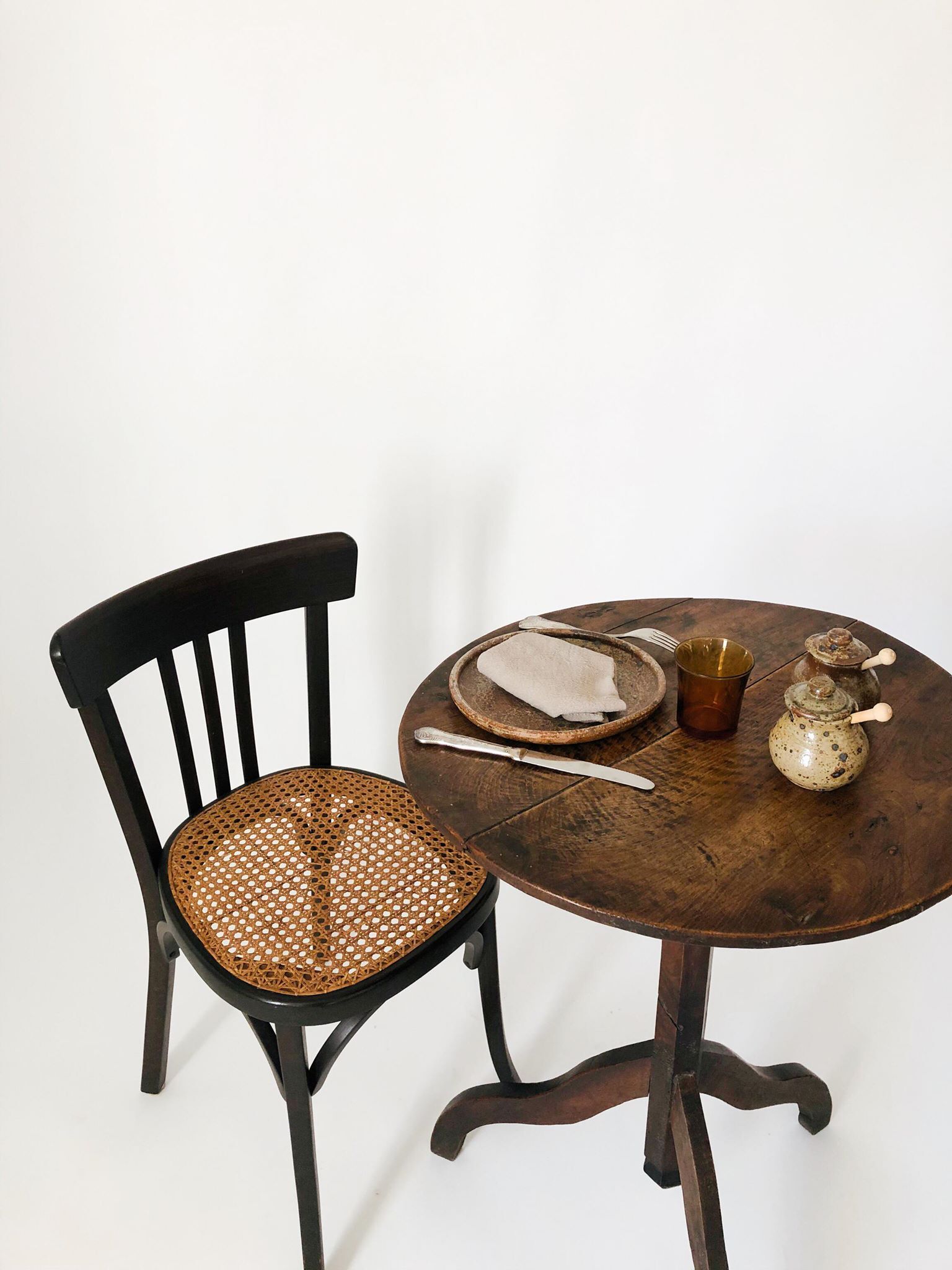 Chaise bistro cannage signée Baumann