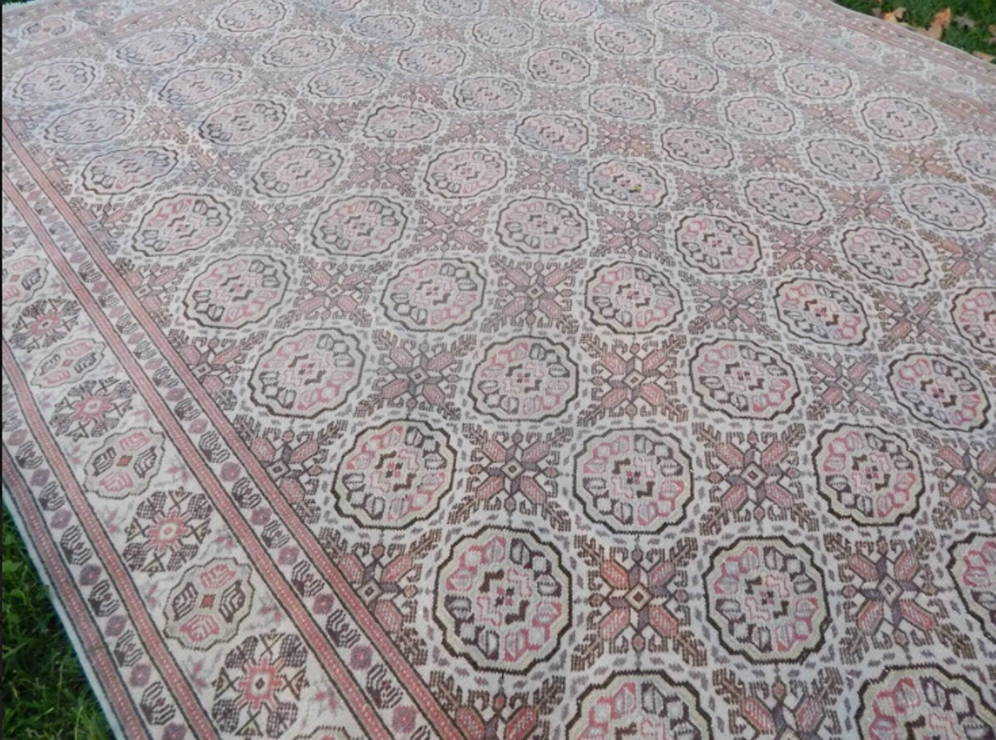 Vintage Turkish rug handmade 195x303 cm