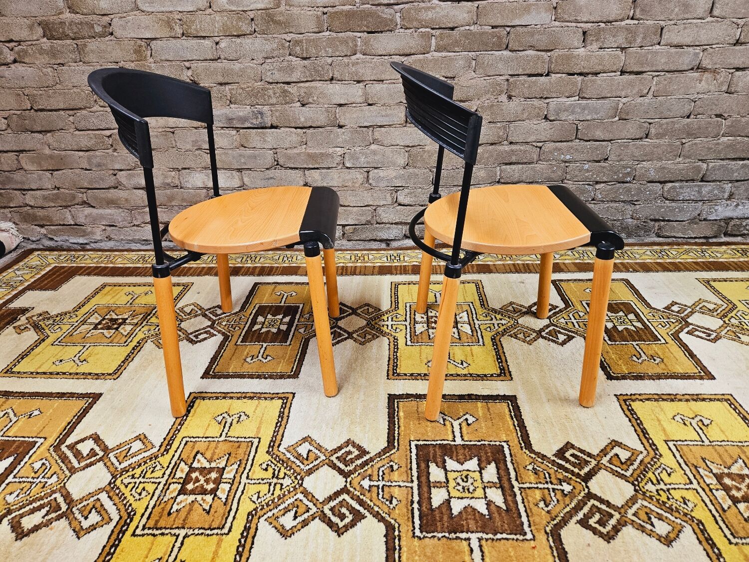 Paire de chaises années 80