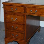Victorian Pedestal Desk in Walnut and Hand-Dyed Leather