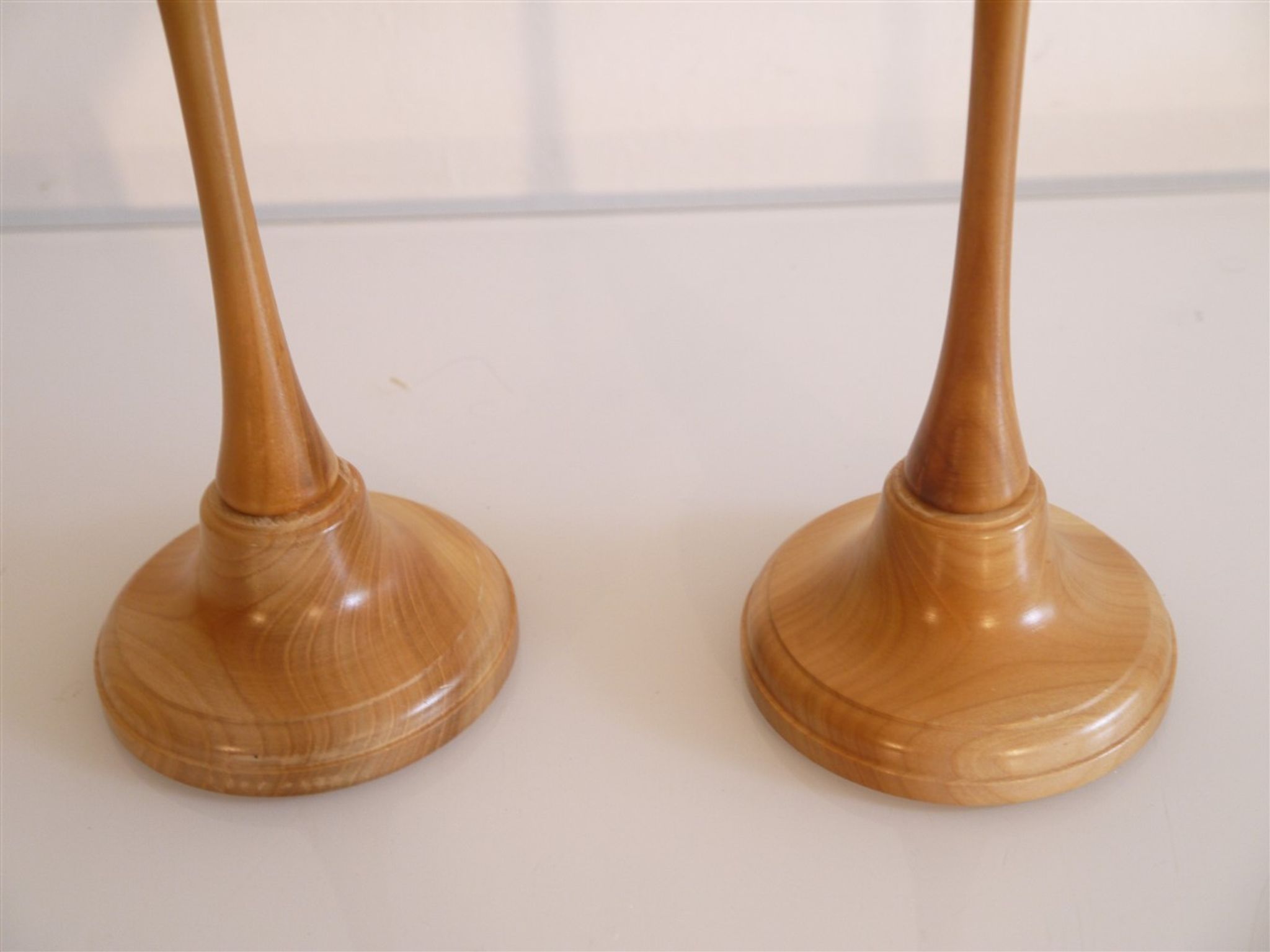 Paire de bougeoirs vintage en bois 1970