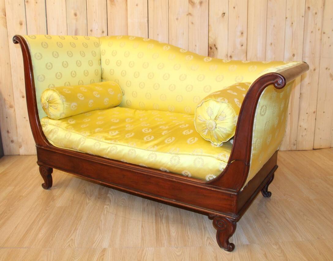 Restoration period mahogany daybed
