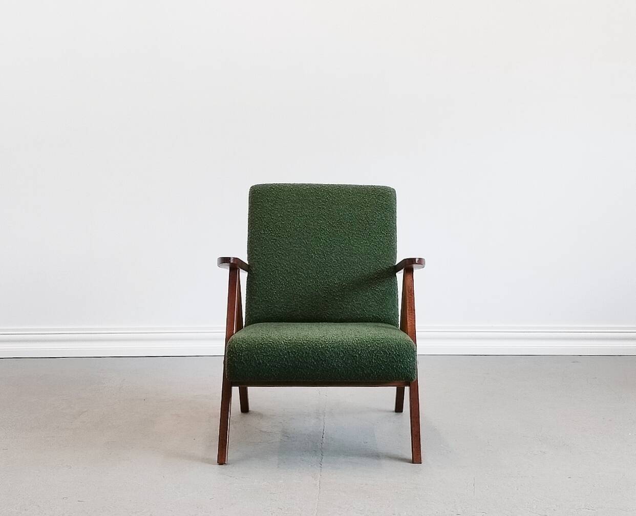 Mid-Century Model B 310 Var Easy Chair in Green Bouclé, 1960s
