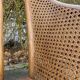 Paire de fauteuils en rotin et cannage