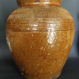 Chinese ceramic rice pot, 19th century, incised decoration