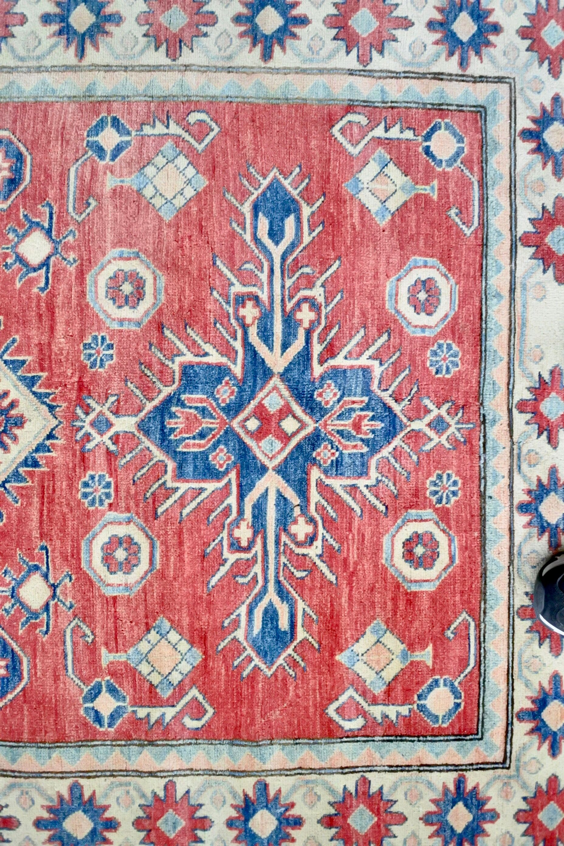 Hand-knotted Kazak rug 194x132cm