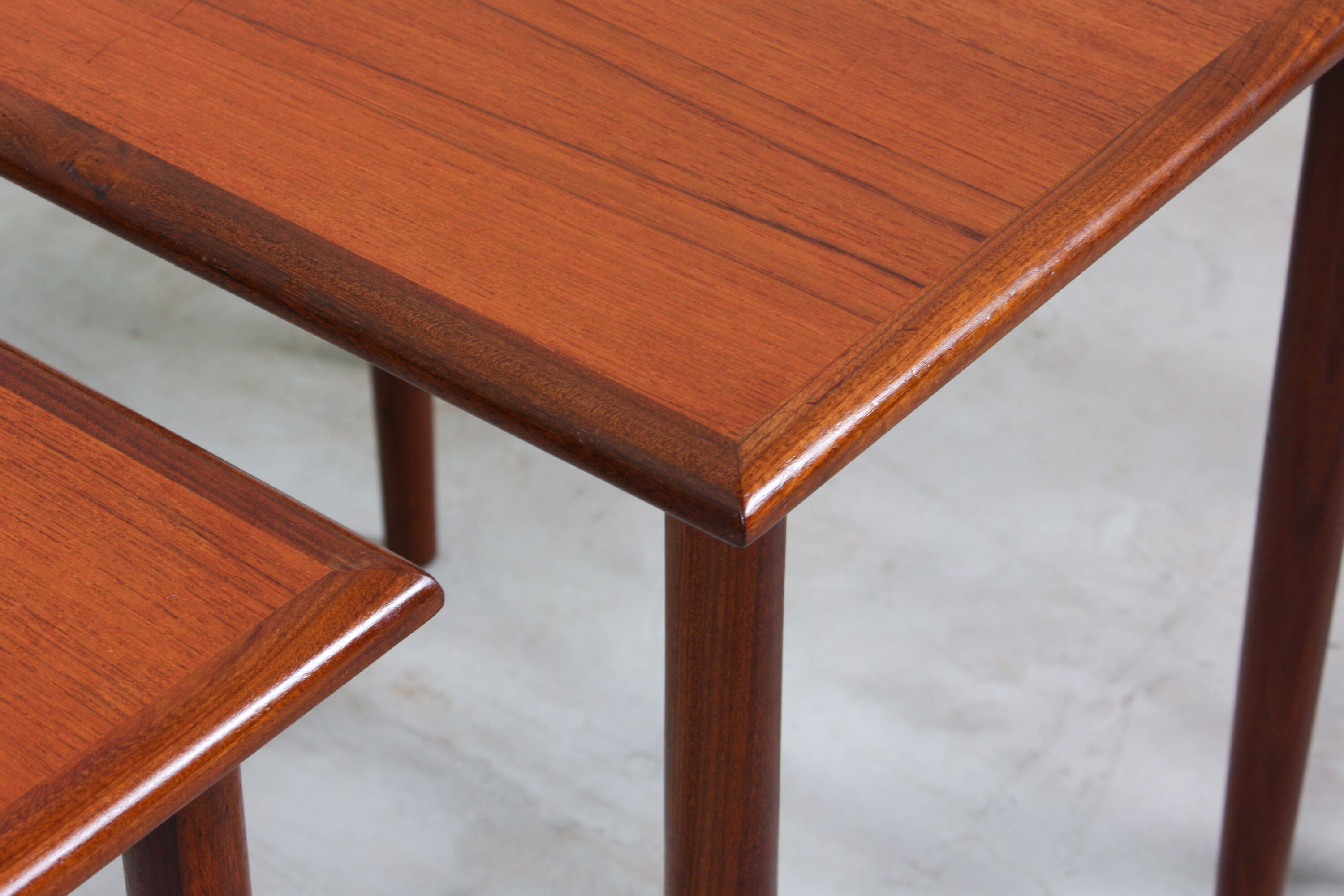 Pull out tables, 1950