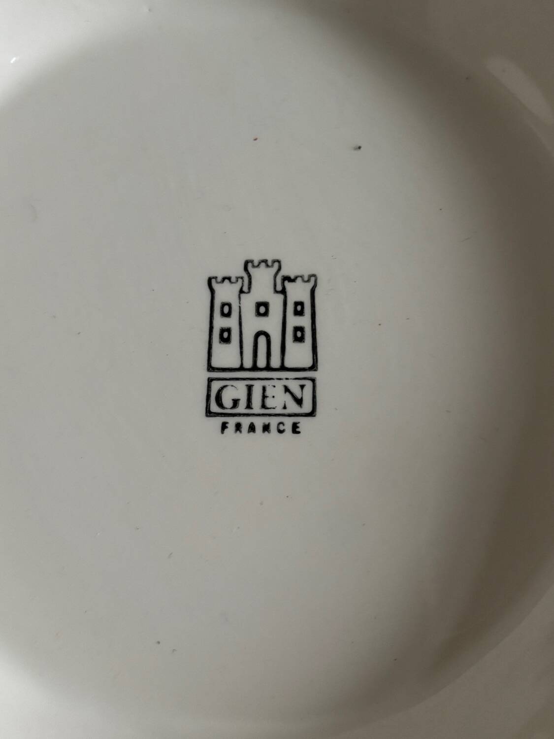 Gien earthenware pot