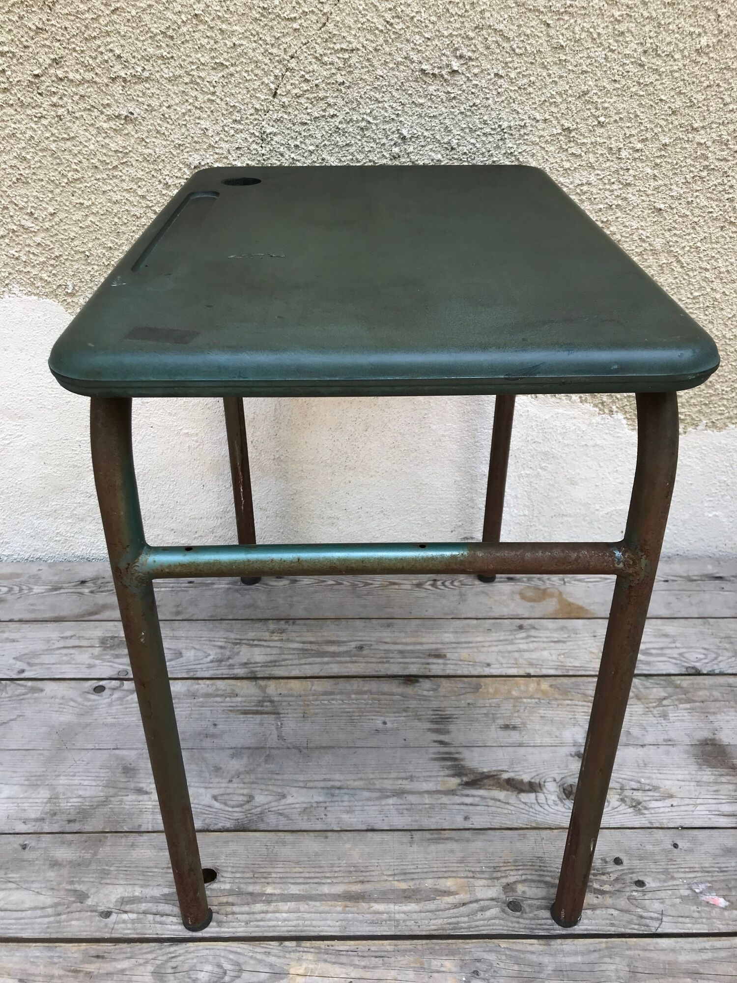 Children's school desk metal