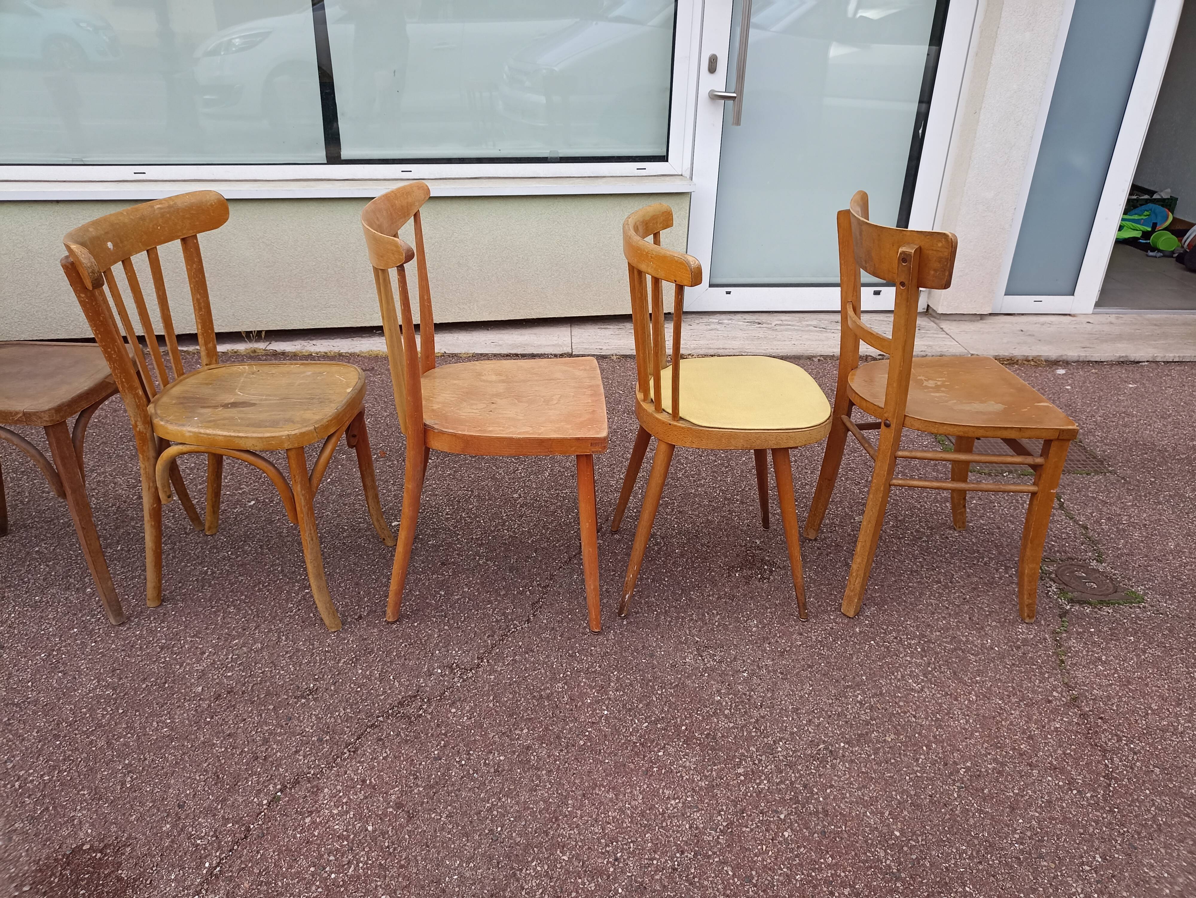 Set of 8 mismatched wooden bistro chairs - vintage