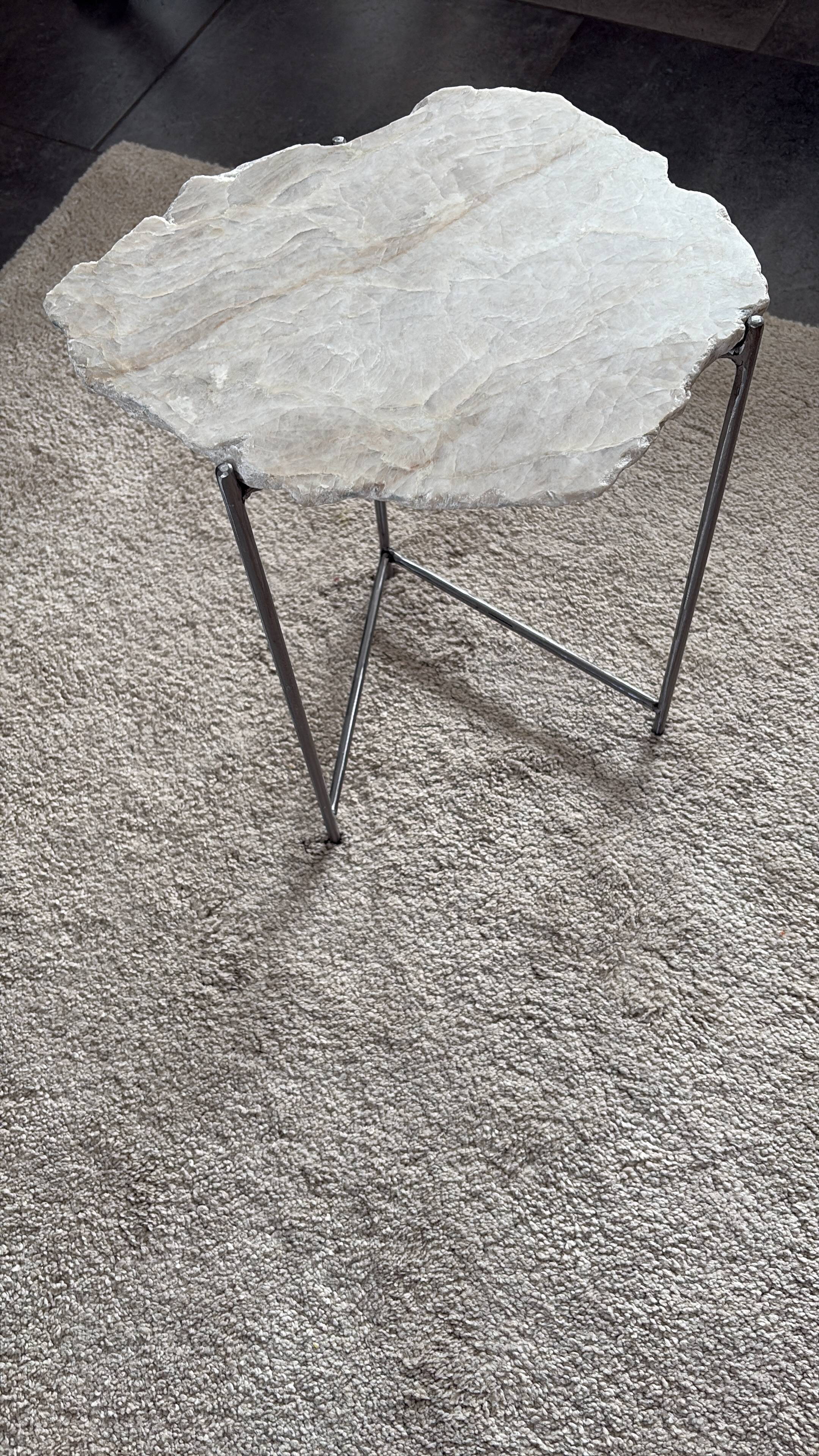 Table d’appoint / bout de canapé