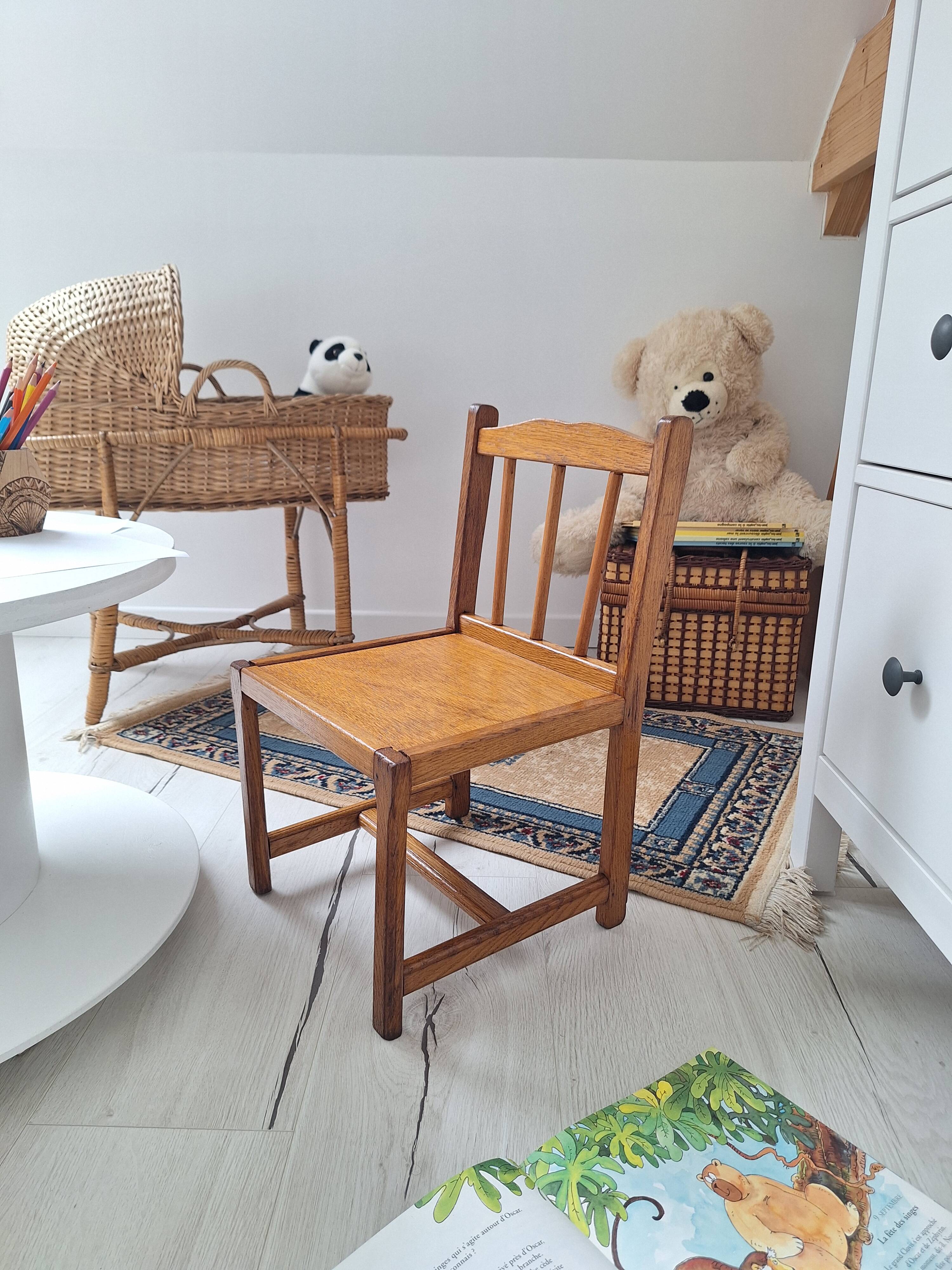 Chaise enfant en bois vintage