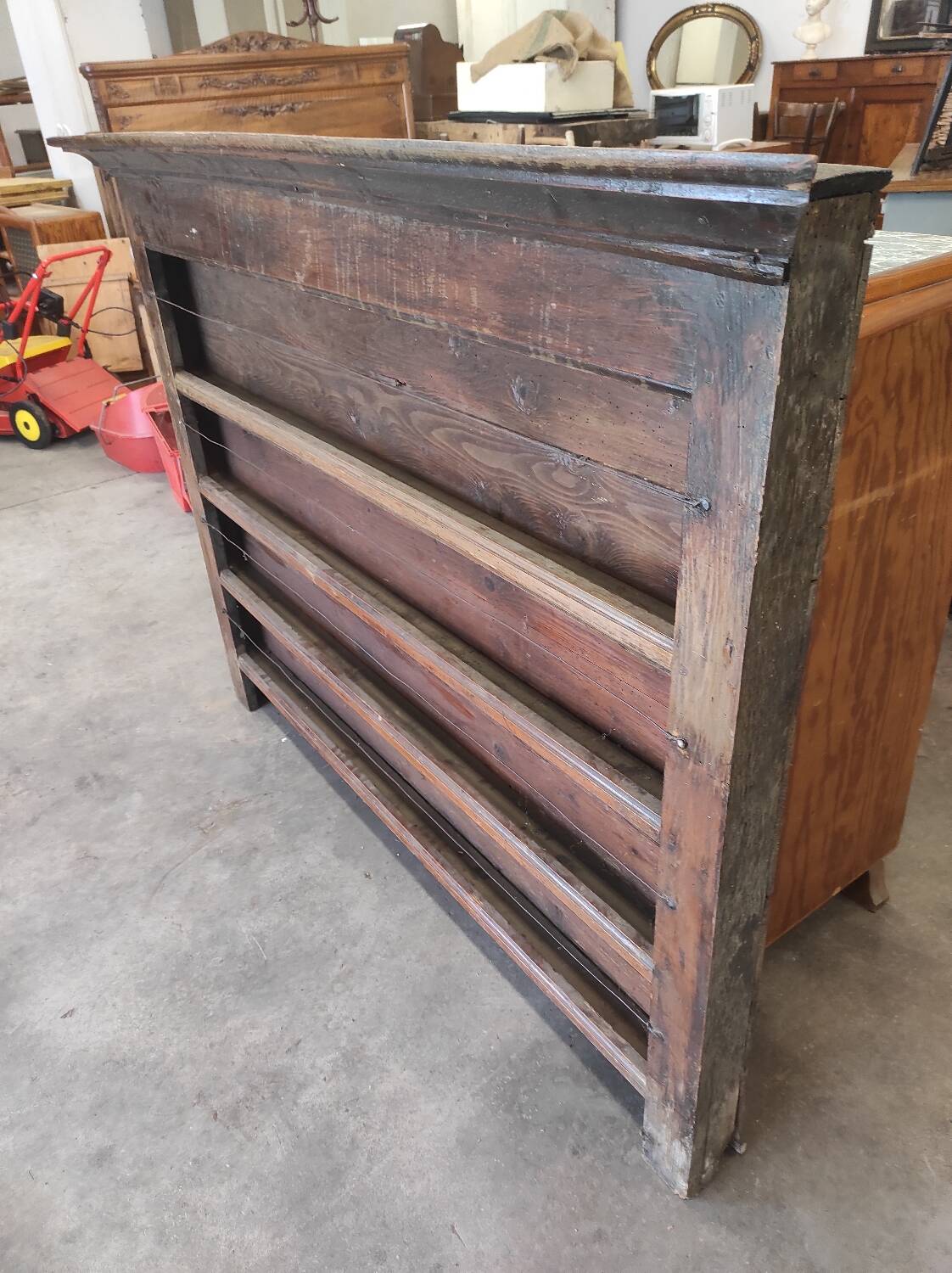 Wall dresser shelf for rustic wooden collection plates (fir and oak)