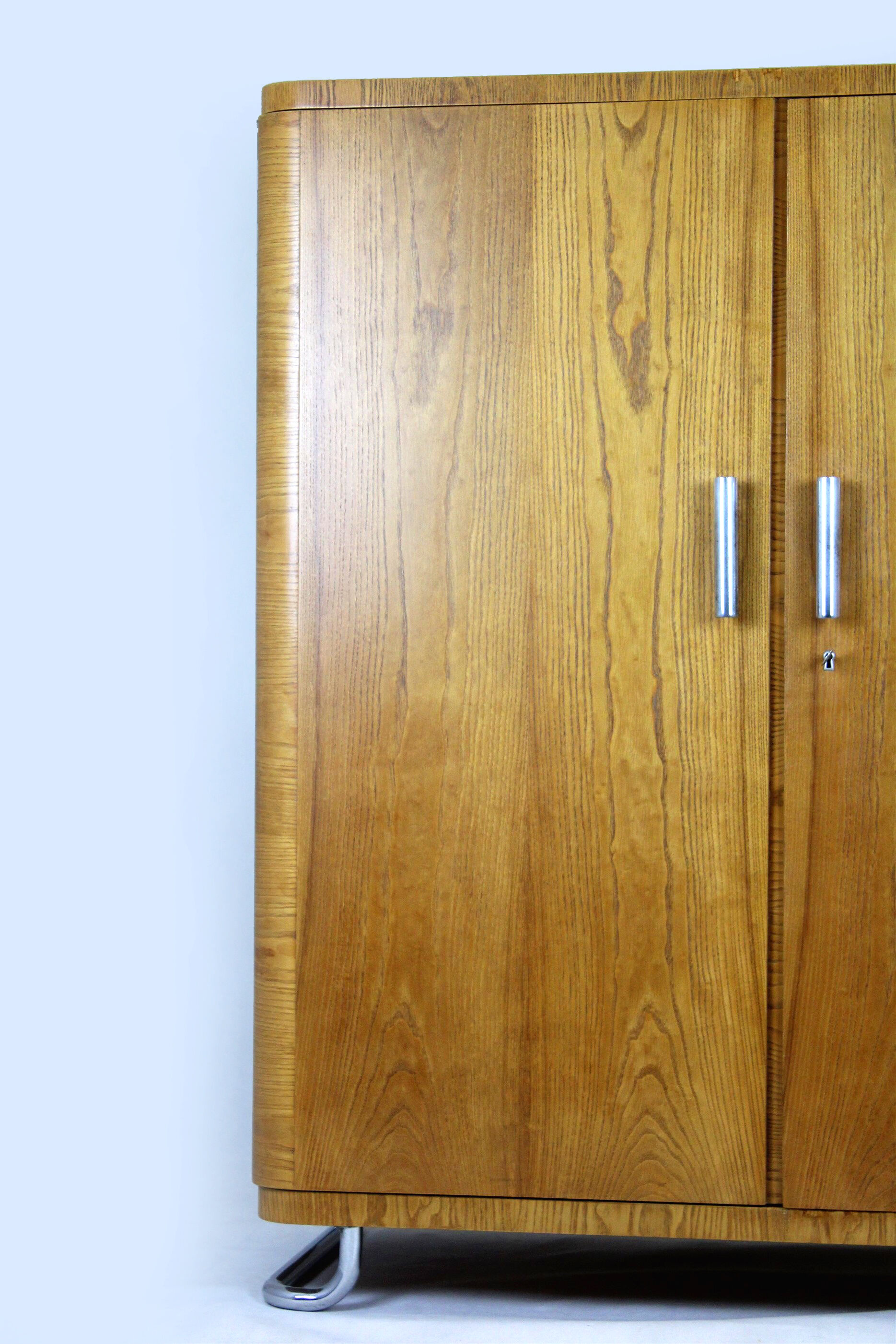 Bauhaus chromed tubular steel wardrobe, 1930