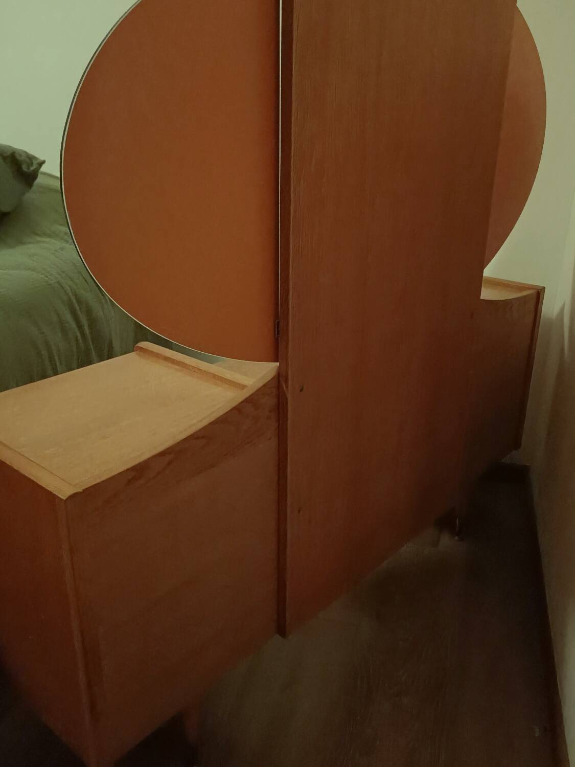 Triptych dressing table