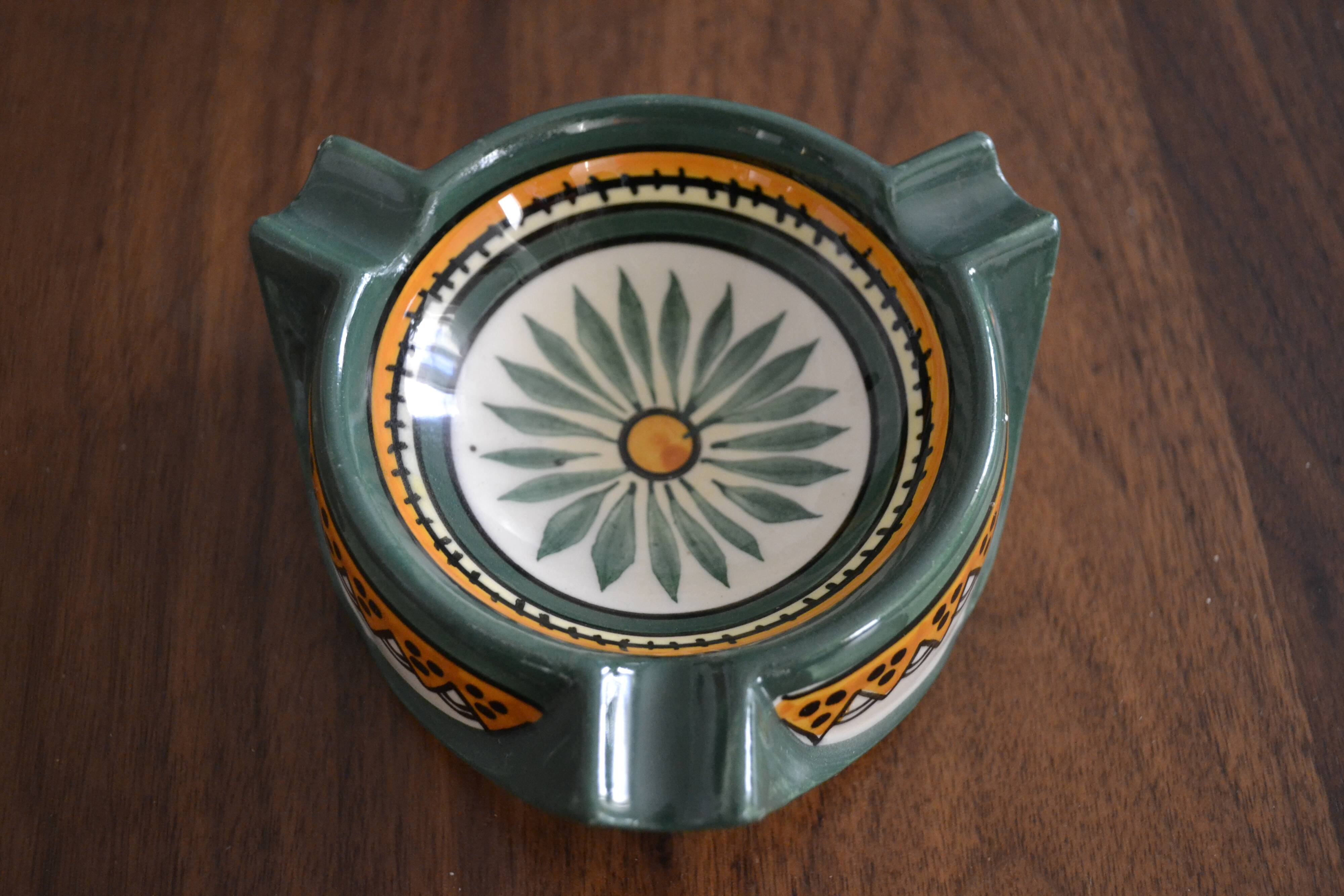 Henriot Qimper ashtray