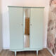 Armoire des années 70 revisitée - Vert pastel