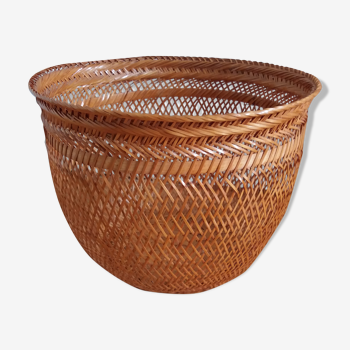 Basket basket in woven rattan wicker