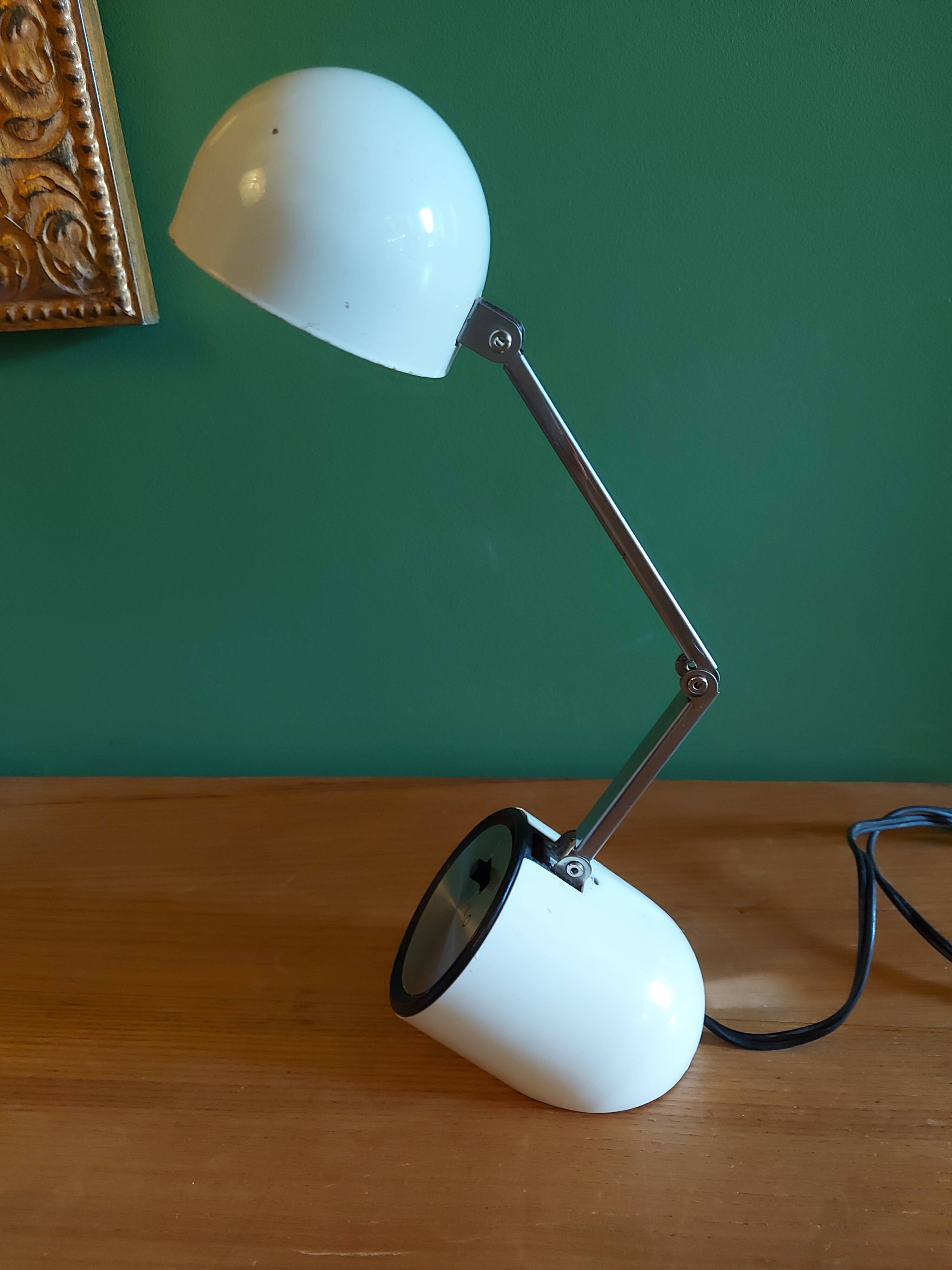 Well-lite vintage lamp