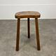 Tabouret tripode brutaliste, ferme