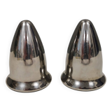 Un magnifique ensemble sel et poivre en acier inoxydable, style space age des années 1980.