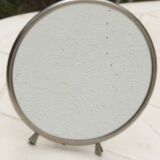 Round magnifying barber mirror to place or hang
